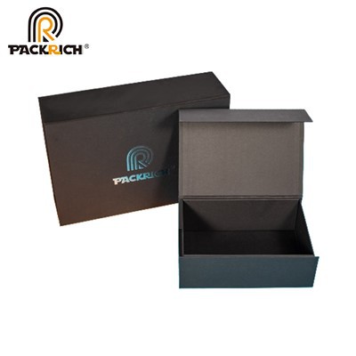 Scatole di carta regalo con logo